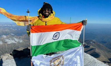 यूरोप की सबसे ऊँची चोटी ‘माउंट एल्ब्रुज’ पर लहराया तिरंगा