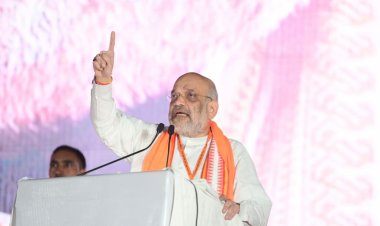 मेरी चुनौती सोनिया-मनमोहन के 10 साल और मोदी जी के 9 सालों पर बहस कर लें कमलनाथ :- श्री अमित शाह