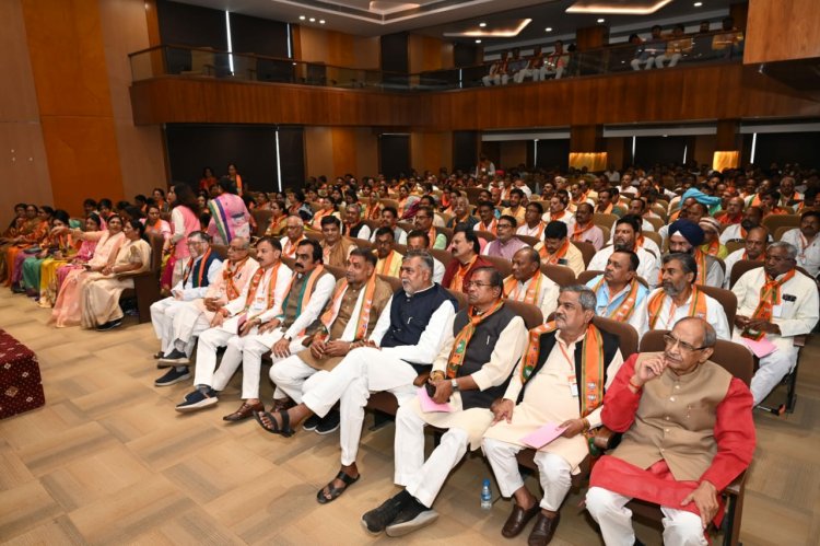 केंद्रीय गृह एवं सहकारिता मंत्री श्री अमित शाह जी ने आगामी विधानसभा और लोकसभा चुनाव में पार्टी को प्रचंड विजय दिलाने का संकल्प दिलाया