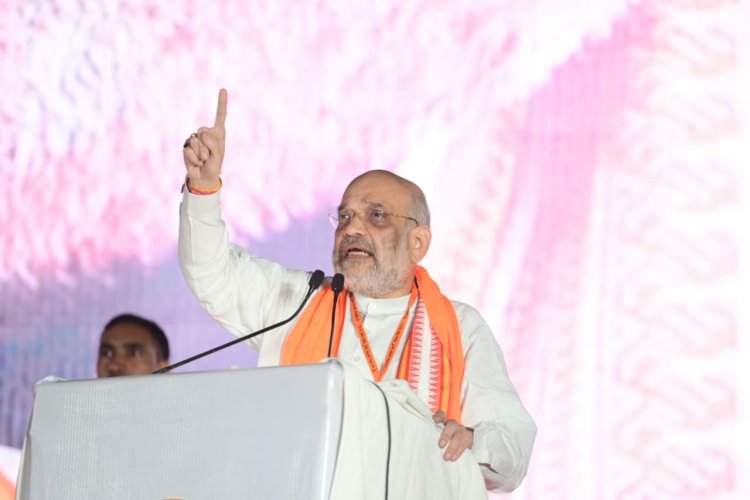 मेरी चुनौती सोनिया-मनमोहन के 10 साल और मोदी जी के 9 सालों पर बहस कर लें कमलनाथ :- श्री अमित शाह