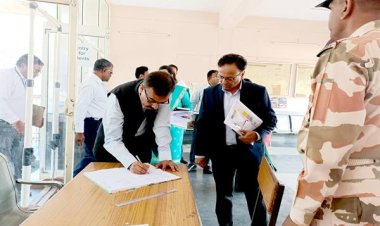 मुख्य निर्वाचन पदाधिकारी श्री राजन ने रायसेन एवं विदिशा में मतगणना की तैयारियों का आकस्मिक निरीक्षण किया