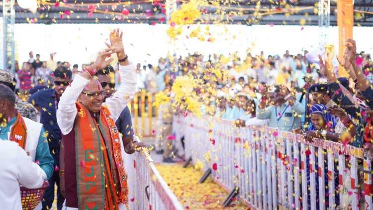 दीपावली के दिन भी रोड शो के दौरान, शिवराजमय हुआ मालथौन