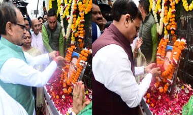डॉ. भीमराव अंबेडकर के महापरिनिर्वाण दिवस के अवसर पर मुख्यमंत्री श्री शिवराजसिंह चौहान ने माल्यार्पण किया
