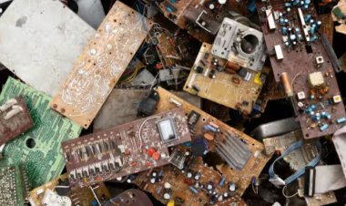 घर में बेकार पड़े मोबाइल बन रहे हैं दुनिया भर के लिए खतरा, साल दर साल का आंकड़ा चौंकाने वाला