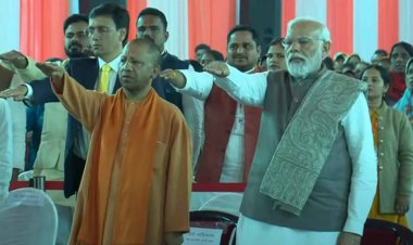 प्रधानमंत्री ने उत्तर प्रदेश के वाराणसी में विकसित भारत संकल्प यात्रा (शहरी) में भाग लिया