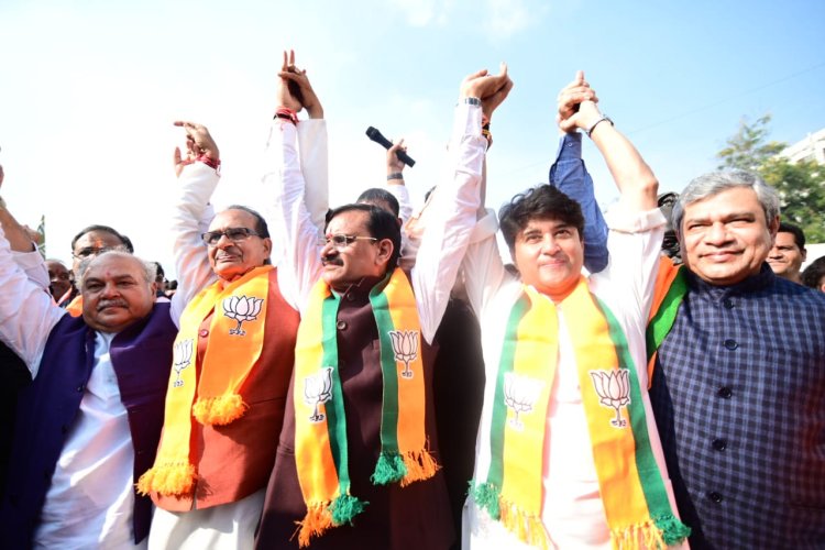 एमपी के मन में और देश के दिल में हैं प्रधानमंत्री मोदी जी - शिवराजसिंह चौहान