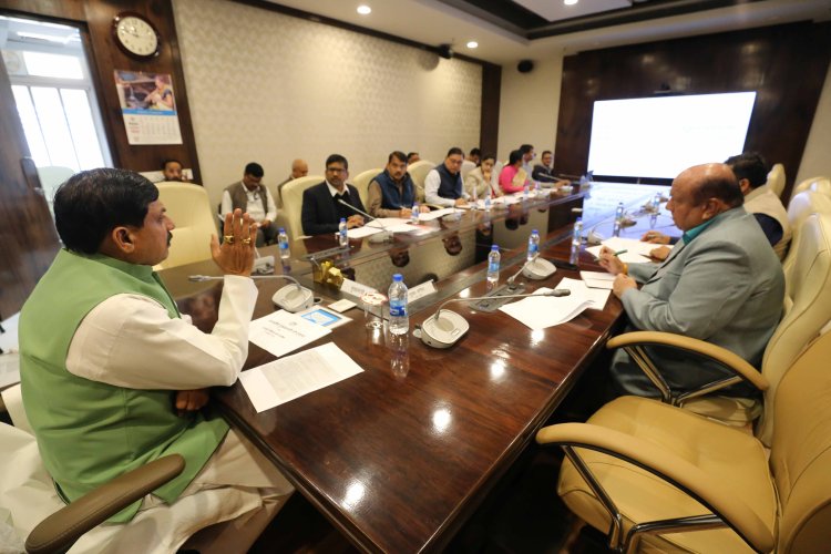 राजस्व विभाग के मैदानी अमले की जवाबदेही सुनिश्चित हो : डॉ. यादव