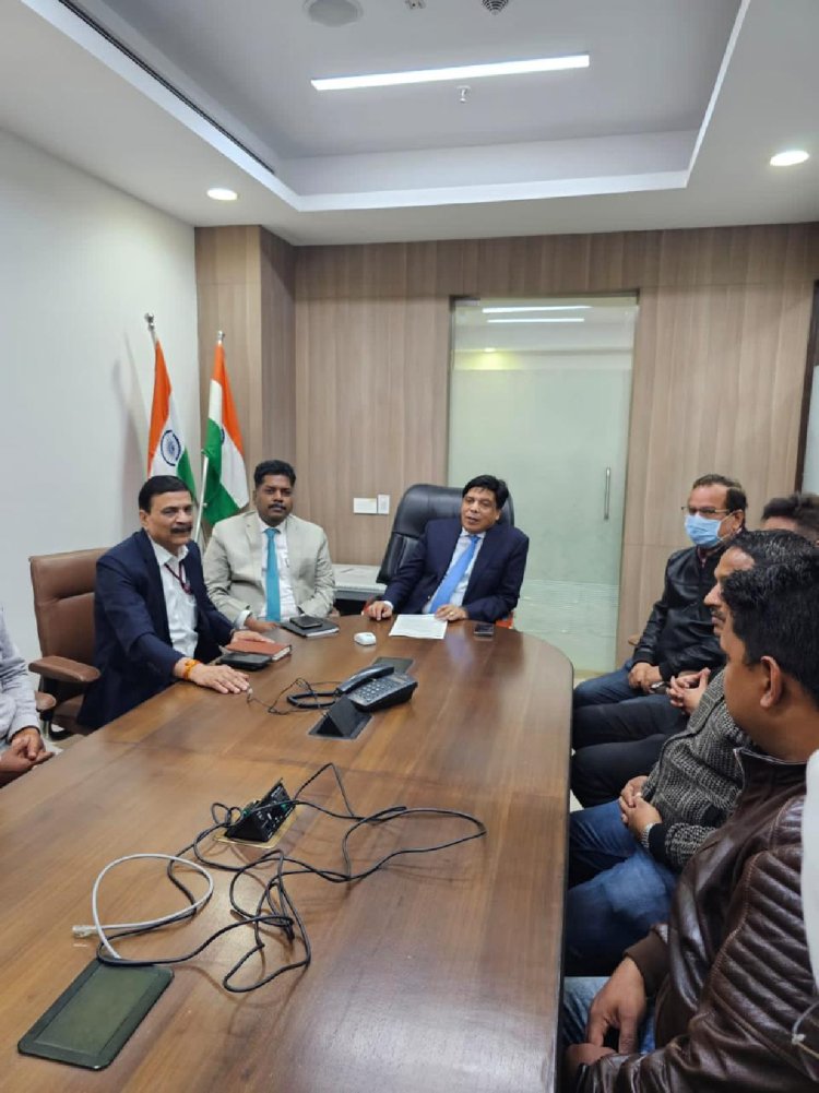 हिट एण्ड रन नवीन कानूनी प्रावधान के संबंध में हड़ताल को समाप्त करने के लिये बैठक हुई