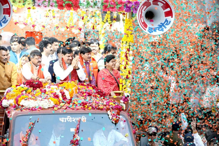 इंदौर की जन आभार यात्रा में मुख्यमंत्री का ऐतिहासिक स्वागत