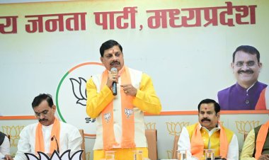 मुख्यमंत्री डॉ. मोहन यादव व सांसद श्री विष्णुदत्त शर्मा ने गुरूवार को प्रदेश पदाधिकारी एवं संभाग प्रभरियों की बैठक को संबोधित किया