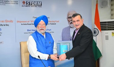 केंद्रीय पेट्रोलियम और प्राकृतिक गैस मंत्री ने इंडियन ऑयल के अनुकूलित ईंधन को हरी झंडी दिखाई