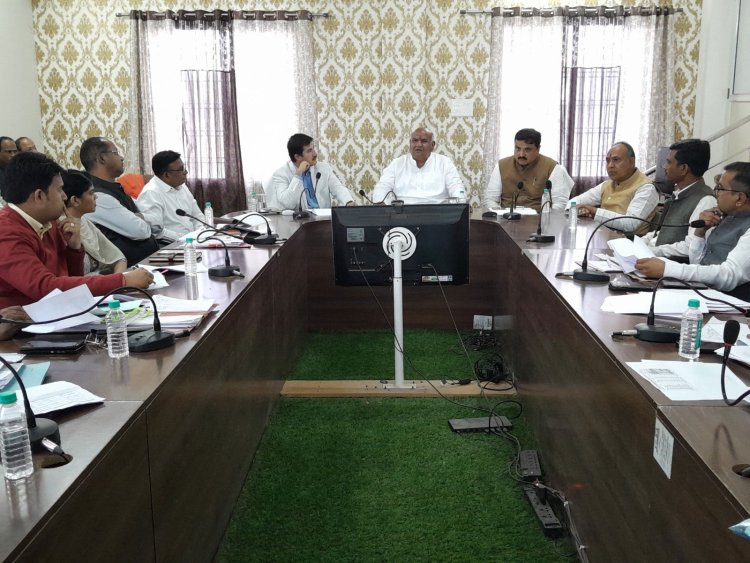 बगैर अनुमति कॉलोनी काटने पर सख्त कार्रवाई करें - मंत्री श्री वर्मा