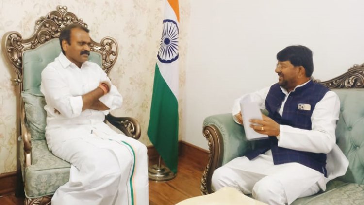 पशुपालन एवं डेयरी राज्यमंत्री श्री लखन पटेल ने केंद्रीय राज्यमंत्री श्री मुरूगन से मुलाकात की