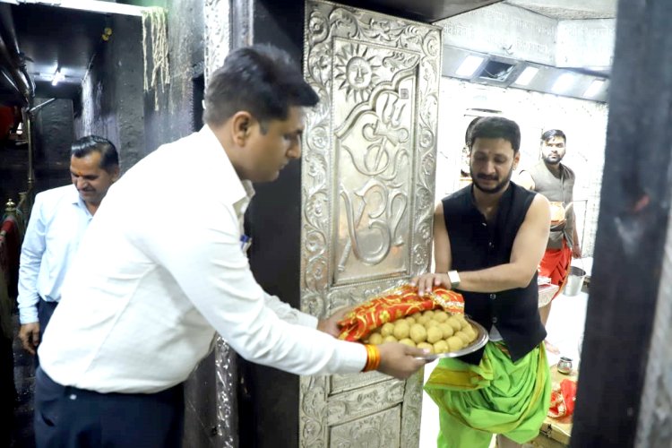 रीजनल इंडस्ट्री कांक्लेव की सफलता के लिए महाकाल को चढ़ाए सवा छह क्विंटल लड्डू