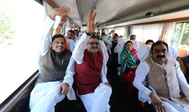 मुख्यमंत्री डॉ. मोहन यादव मंत्रीमंडल के साथ अयोध्या में भगवान श्री रामलला दर्शन के लिए रवाना हुए