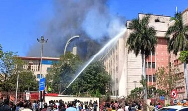 मंत्रालय के पुराने भवन में तीसरी से छठवीं मंजिल तक भीषण आग, पांच कर्मचारियों को निकाला बाहर