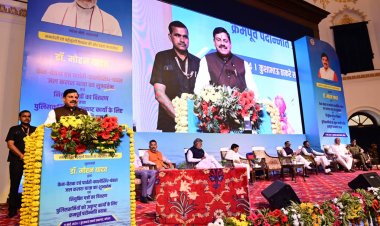 मुख्यमंत्री डॉ. मोहन यादव ने कुशाभाऊ ठाकरे कन्वेंशन हॉल में 'केन-बेतवा जल कलश यात्रा' का शुभारंभ किया