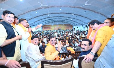 कांग्रेस की कुनीतियों को छोड़कर नेता भाजपा में हो रहे शामिल - डॉ. मोहन यादव