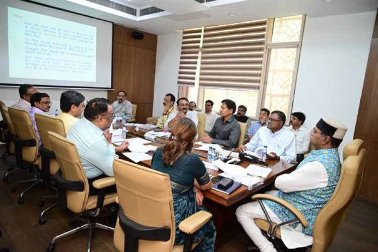 सहकारिता क्षेत्र को मजबूती देने सहकारी बैंकों को एक प्लेटफार्म पर लाने पर विचार हो : मंत्री श्री सारंग