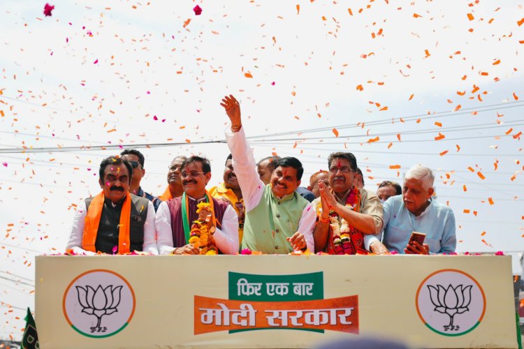 मुख्यमंत्री डॉ. मोहन यादव का जबलपुर के शहीद स्मारक से कलेक्ट्रेट कार्यालय तक रोड शो