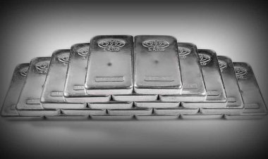 Silver Prices: चांदी की चमक होगी तेज! 125000 रुपये प्रति किलो तक कीमतें बढ़ने के आसार