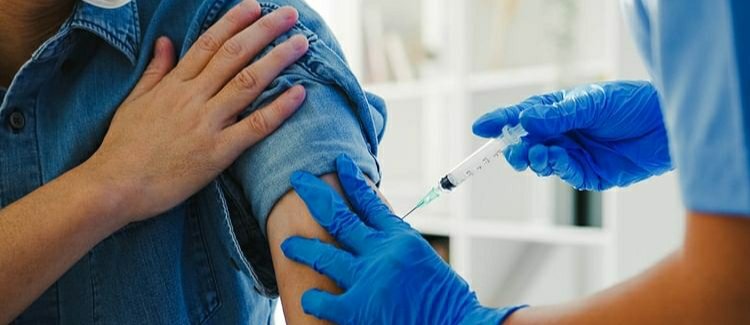 बाप का कत्ल: लव मैरिज के लिए बेटे ने पिता को प्रेमिका से लगवाया 'मौत का टीका', मां को भी दी डोज पर बच गई जान