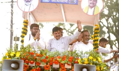 मुख्यमंत्री डॉ. यादव ने संविधान निर्माता डॉ. अंबेडकर की प्रतिमा पर माल्यार्पण कर शुरू की जल-गंगा संवर्धन अभियान की जनजागरूकता यात्रा