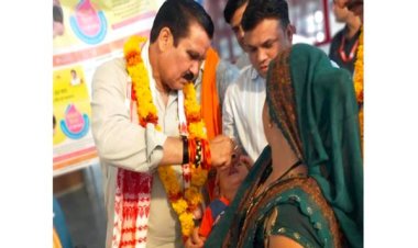 राज्य मंत्री श्री गौतम टेटवाल ने पल्स पोलियो अभियान में बच्चों को पिलाई दवा