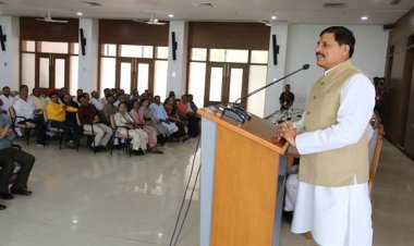 मध्यप्रदेश एवं छत्तीसगढ़ संयुक्त रूप से सामाजिक तथा सांस्कृतिक कार्यक्रम आयोजित करें - मुख्यमंत्री डॉ. यादव