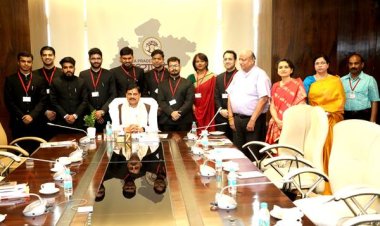 मुख्यमंत्री डॉ. यादव से भारतीय प्रशासनिक सेवा के वर्ष 2023 बैच के 9 परिवीक्षाधीन अधिकारियों ने भेंट की