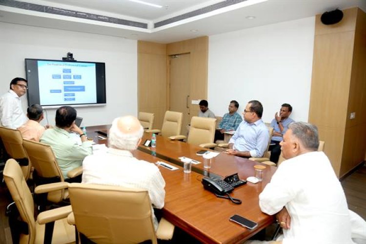 विद्यार्थियों के प्रवेश लेने के पूर्व उपलब्ध हो संस्थान एवं पाठ्यक्रम शुल्क की संपूर्ण जानकारी : तकनीकी शिक्षा मंत्री श्री परमार