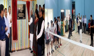 राज्यपाल श्री पटेल ने बेडमिंटन खेलकर नव-निर्मित कोर्ट का किया शुभारंभ