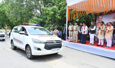 रायपुर : सड़क दुर्घटनाओं में कमी लाना सर्वाेच्च प्राथमिकता, हाईटेक सिस्टम का अधिकाधिक उपयोग कर दुरुस्त करेंगे ट्रैफिक व्यवस्था