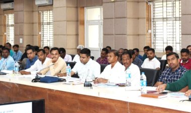 बलरामपुर : प्रधानमंत्री फसल बीमा योजना के संबंध में कलेक्टर ने ली बैठक