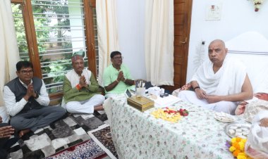 रायपुर : मुख्यमंत्री श्री विष्णु देव साय गुरु पूर्णिमा के अवसर पर रायगढ़ जिले के ग्राम बनोरा स्थित अघोर गुरु पीठ में गुरु दर्शन के लिए पहुंचे