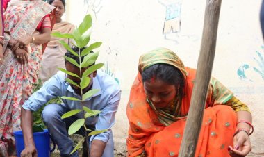 रायपुर : एक पेड़ माँ के नाम : महिला एवं बाल विकास मंत्री श्रीमती लक्ष्मी राजवाड़े ने किया पौधारोपण