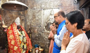 रायपुर : मनोनीत राज्यपाल श्री रमेन डेका ने मां काली से लिया आशीर्वाद