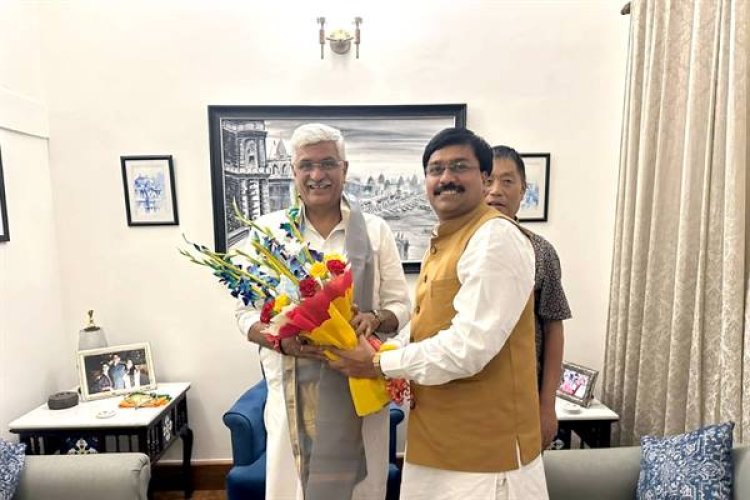 संस्कृति मंत्री श्री लोधी ने केंद्रीय मंत्री श्री शेखावत से की मुलाकात
