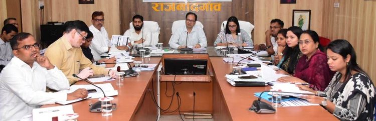 राजनांदगांव : प्रधानमंत्री आवास योजना-ग्रामीण के आवास उपलब्ध कराने के संबंध में तैयार की गई रणनीतियों एवं कार्य-योजनाओं पर की गई चर्चा