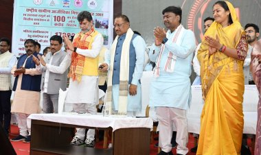 रायपुर : मुख्यमंत्री श्री विष्णु देव साय ने प्रदेश की 70 लाख माताओं-बहनों को जगदलपुर से दिया रक्षाबंधन का तोहफा