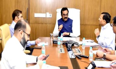 क्षतिग्रस्त सड़कों को चिहिन्त कर एक सप्ताह के भीतर मरम्मत कार्य सुनिश्चित करें-लोक निर्माण मंत्री श्री सिंह