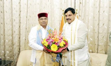 कर्नाटक के राज्यपाल श्री गहलोत के साथ मुख्यमंत्री डॉ. यादव ने की सौजन्य भेंट