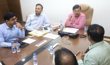 कार्यों में लापरवाही पर करें कड़ी कार्रवाई : ऊर्जा मंत्री श्री तोमर