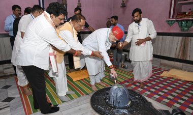 रायपुर : केन्द्रीय गृह मंत्री श्री अमित शाह ने महाप्रभु वल्लभाचार्य जी के मुख्य प्राकट्य बैठक स्थल और चम्पेश्वर महादेव की पूजा-अर्चना की