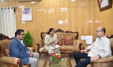 रायपुर : राज्यपाल श्री रमेन डेका से मौसम विज्ञान केंद्र प्रभारी डॉ. वाणी ने भेंट की