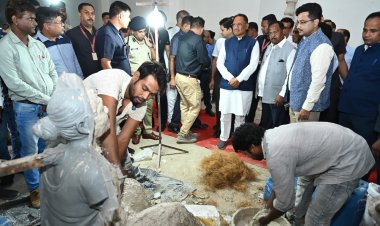 रायपुर : मुख्यमंत्री श्री विष्णु देव साय नवा रायपुर में बन रहे शहीद वीर नारायण सिंह संग्रहालय के निरीक्षण के लिए पहुंचे