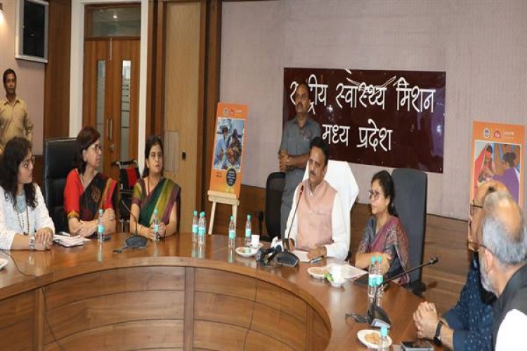 माँ का दूध शिशु की सुरक्षा का पहला टीका : उप-मुख्यमंत्री श्री शुक्ल