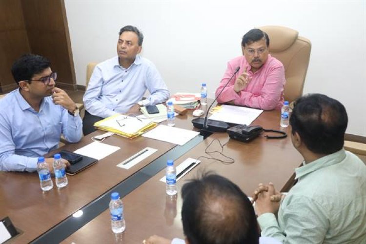 कार्यों में लापरवाही पर करें कड़ी कार्रवाई : ऊर्जा मंत्री श्री तोमर