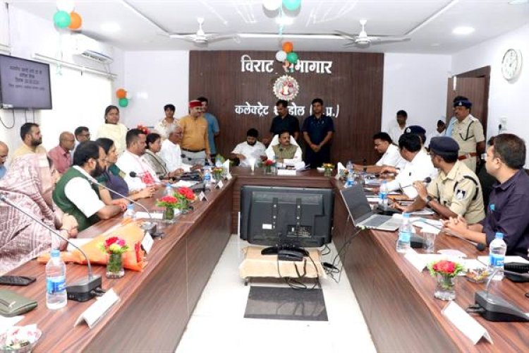 मेडिकल कॉलेज और जिला चिकित्सालय में मरीजों को बेहतर स्वास्थ्य सुविधाएं मुहैया कराएं- उप मुख्यमंत्री श्री शुक्ल