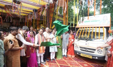 रायपुर : मुख्यमंत्री श्री विष्णु देव साय ने तीज पोरा, महतारी वंदन तिहार के अवसर पर सुपोषण रथ को हरी झंडी दिखाकर किया रवाना